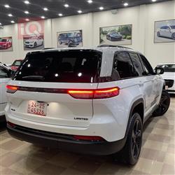 جیپ گراند شیرۆکی